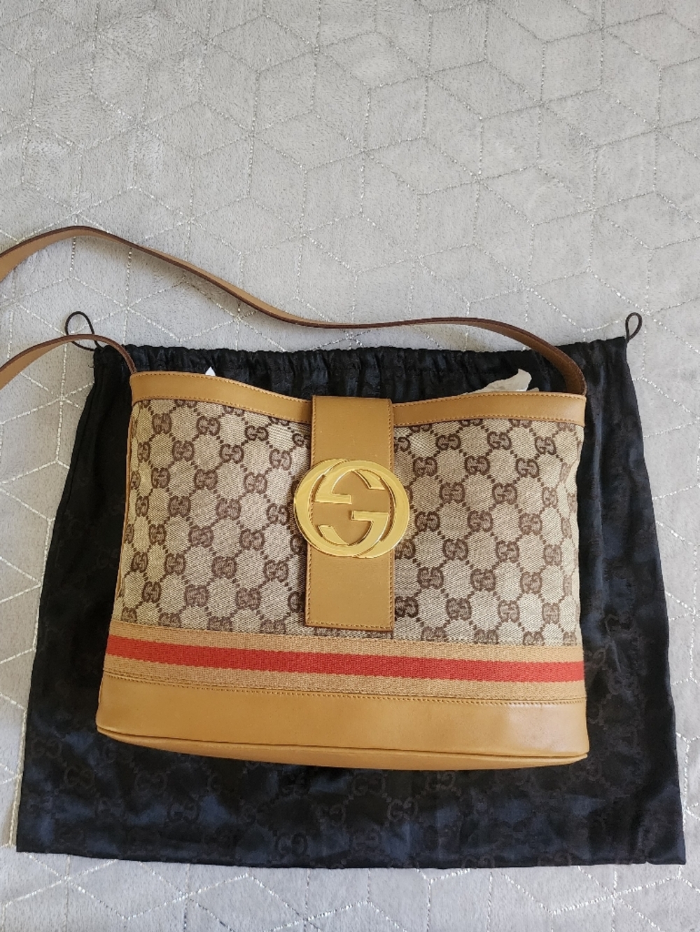GUCCI | Limited Edition GG Monogram Sherry Line Shoulder Bag - Picture 3 of 15